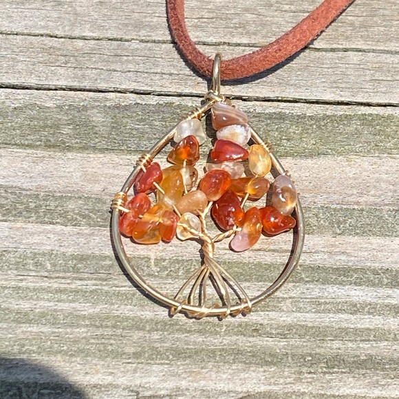 Natural Carnelian Tree of life necklace on leather cord gold tone - Picture 3 of 11